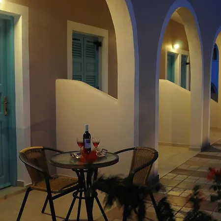 Rose 3* Fira (Santorini)